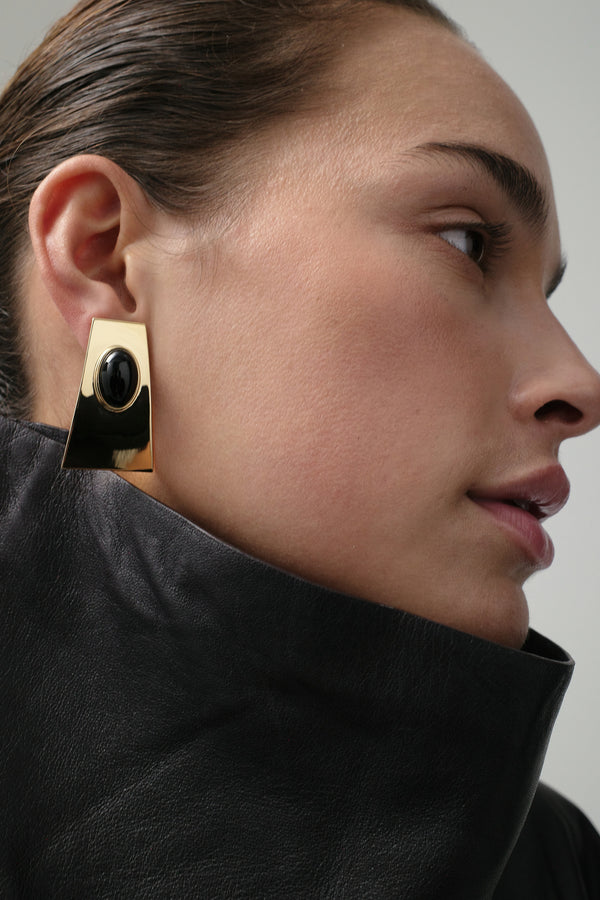 Cabochon Onyx Earrings - Gold