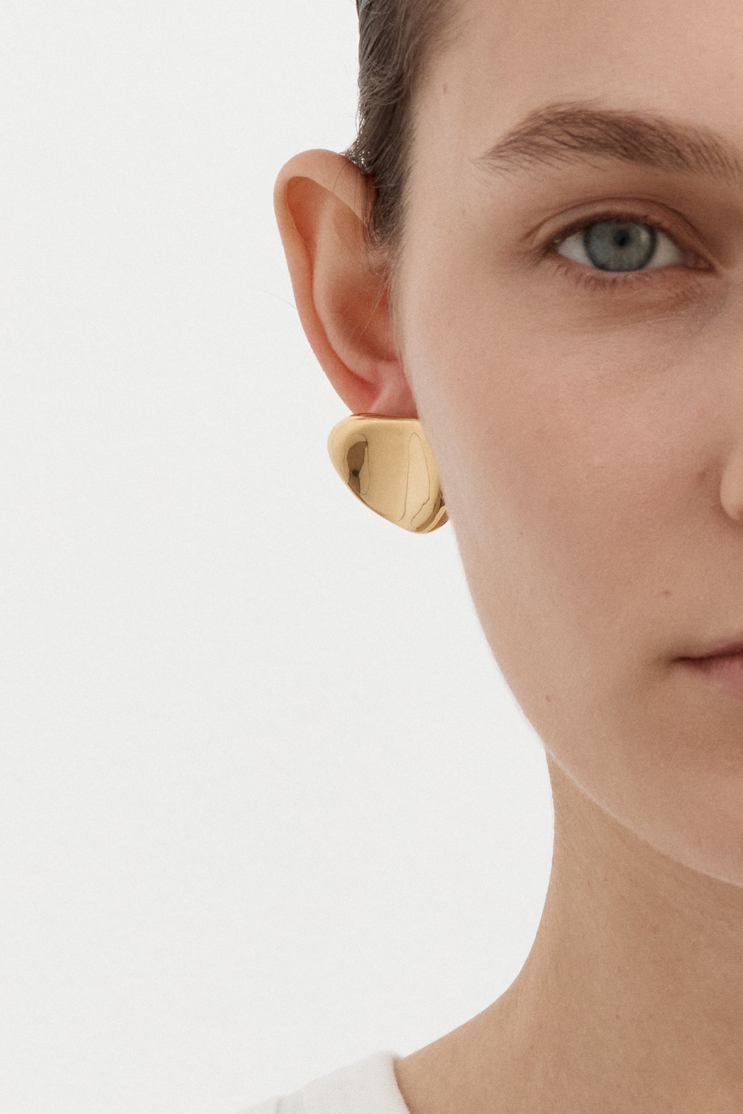 Carmen Dome Earrings - Gold