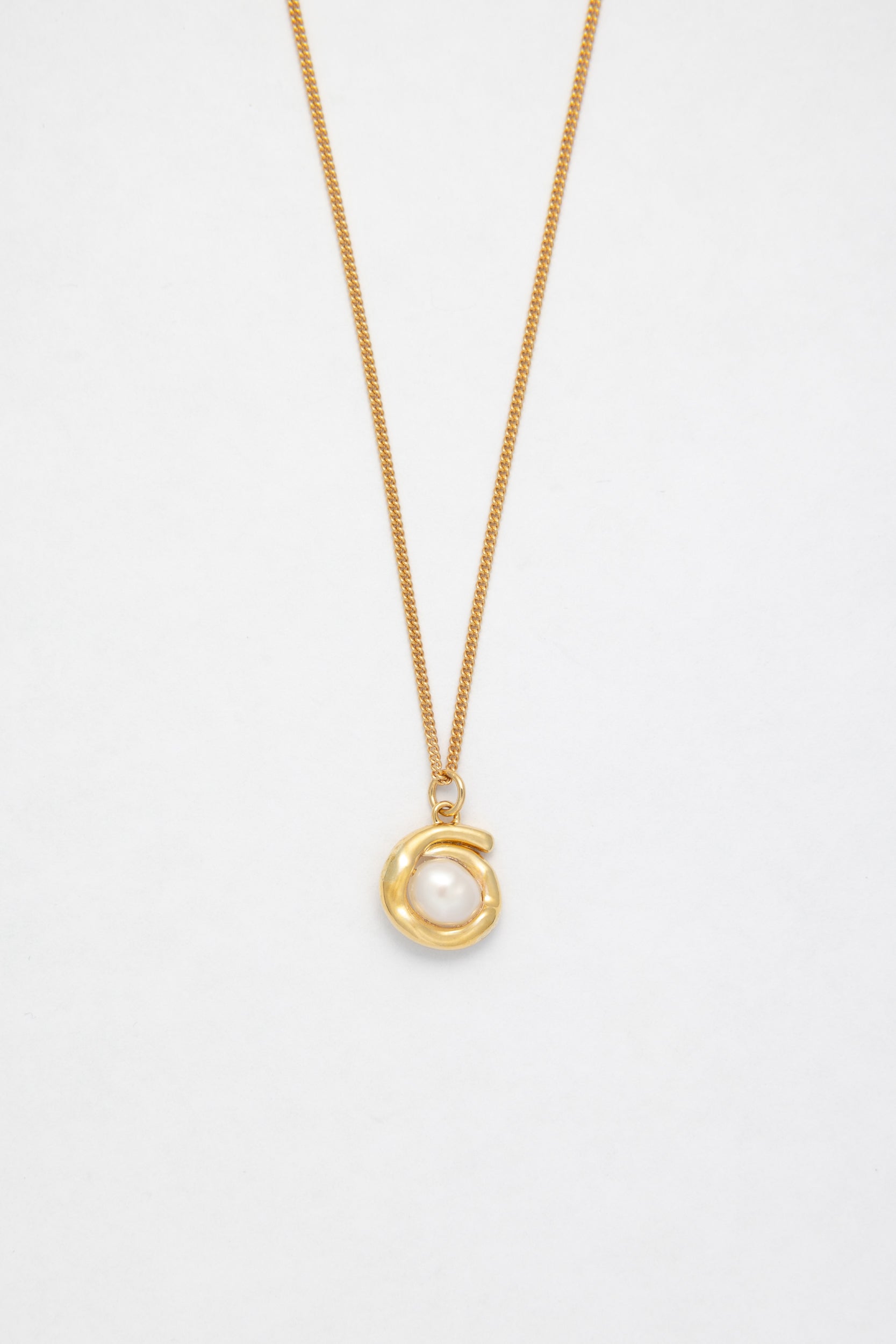 33. Pearl Pendant Necklace - Gold