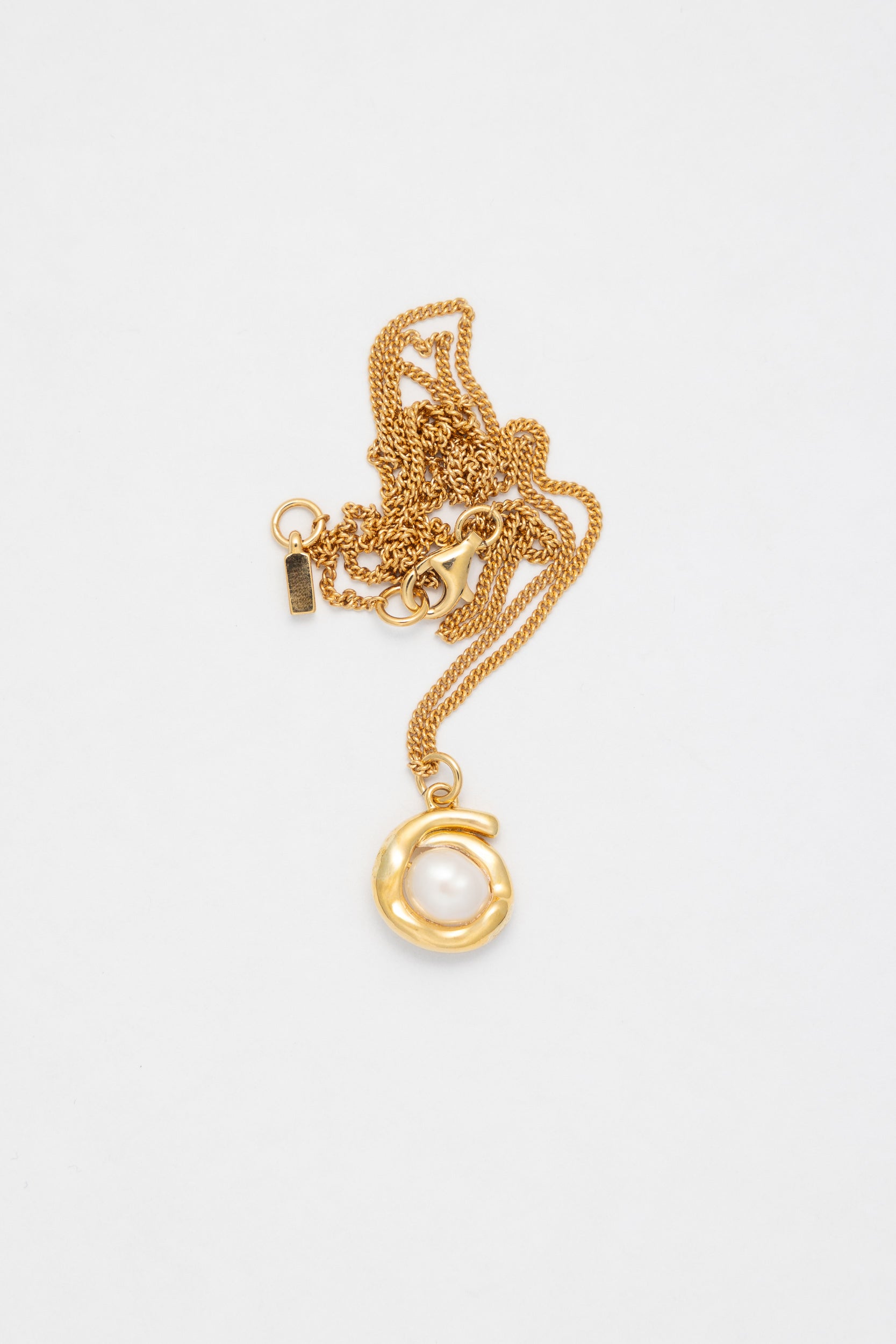 33. Pearl Pendant Necklace - Gold