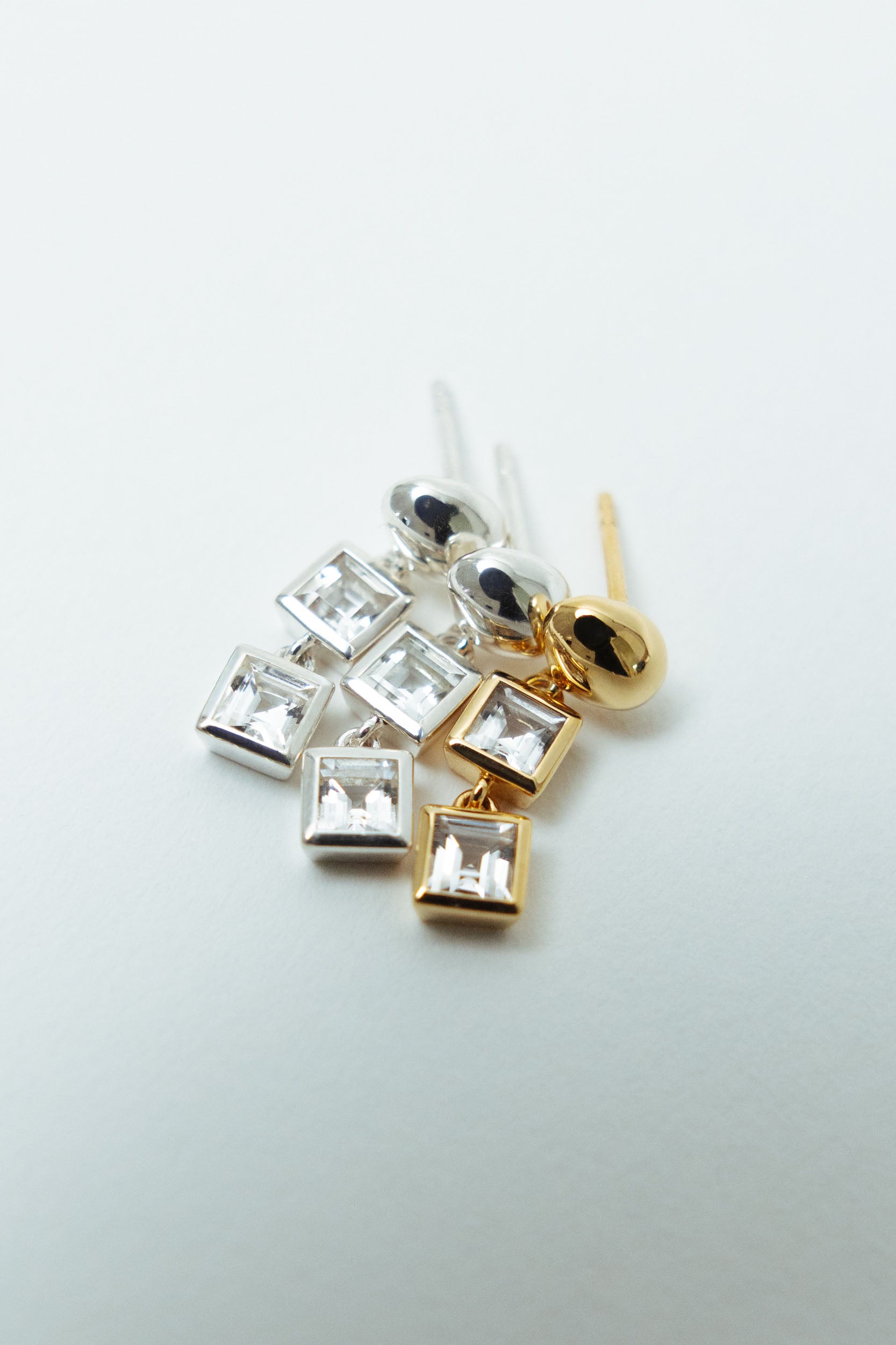 Veer Topaz Earrings - Gold